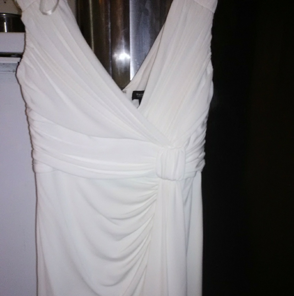 Gorgeous dress!!! Size 4